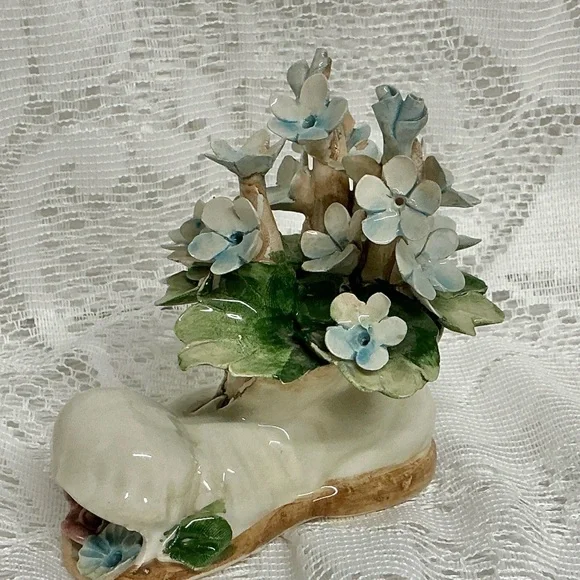 Capodimonte Porcelain Bootie Nuovo Blue Floral | Old Shoe Floral Arrangement - Picture 2 of 16